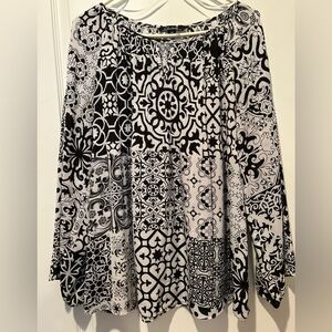 Charlie B Women’s Small Black and White Patterned Women's Blouse